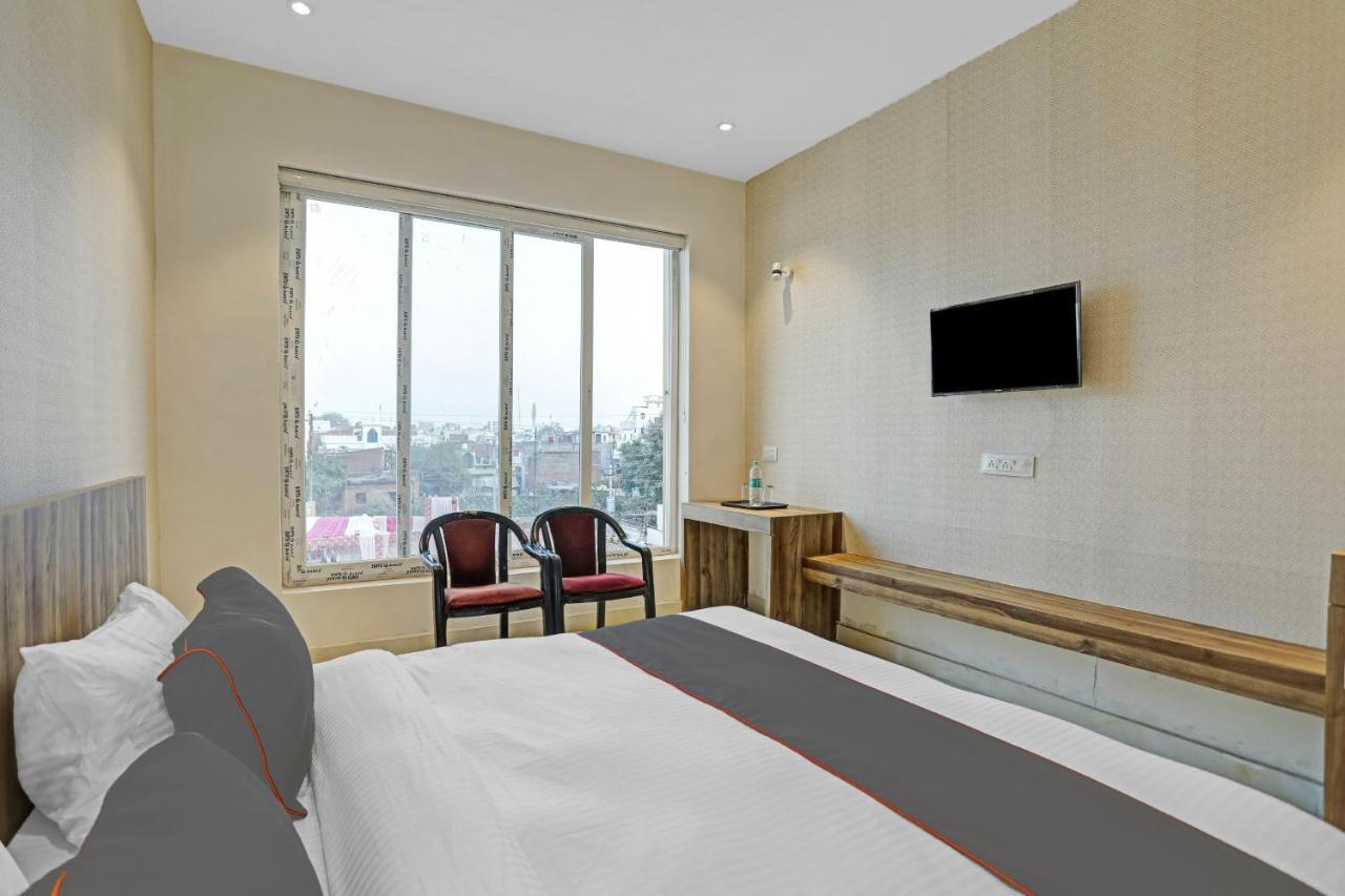 Collection O 85238 Tulika Garden Hotell Izatnagar Exteriör bild