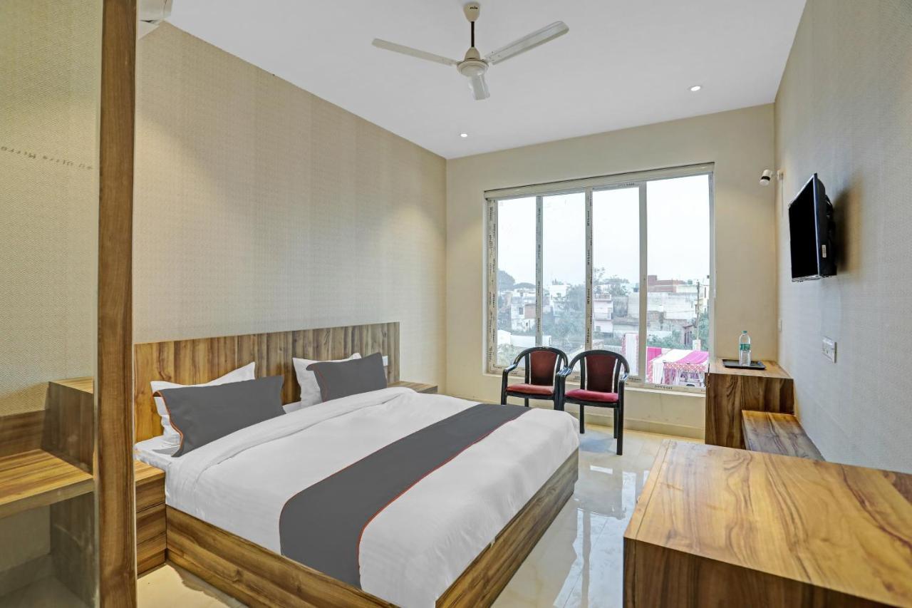 Collection O 85238 Tulika Garden Hotell Izatnagar Exteriör bild