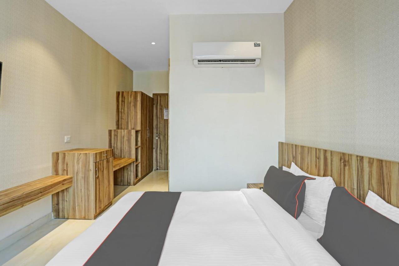 Collection O 85238 Tulika Garden Hotell Izatnagar Exteriör bild
